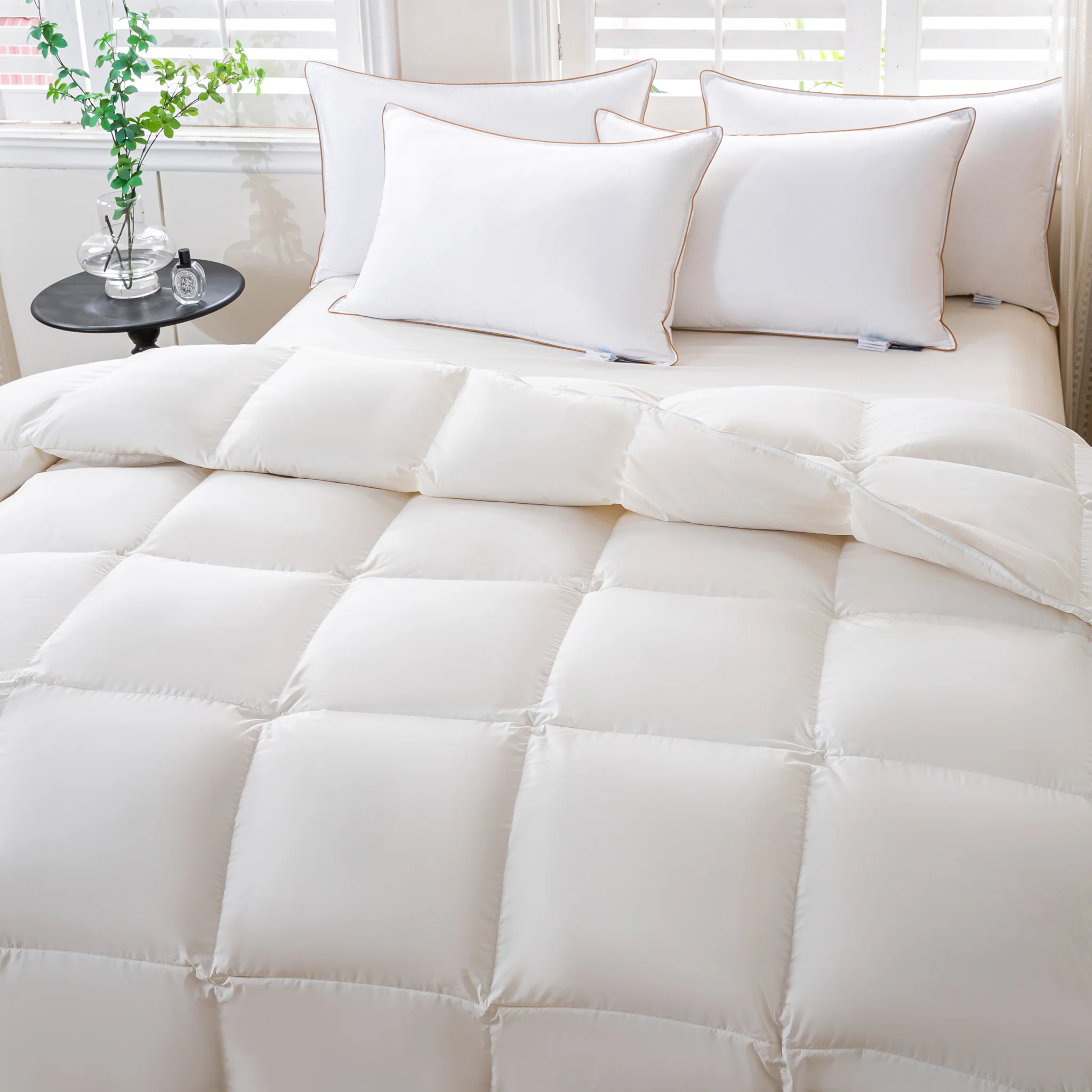 Dreamweaver Goose Down Duvet - Image 4